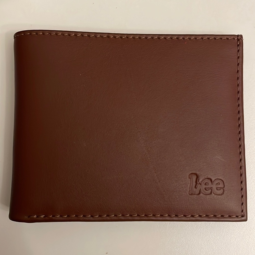 NWT Lee brown leather wallet